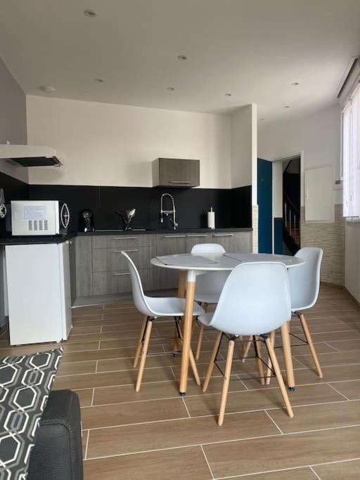 Le 102 De La Gare: Appartement Neuf Et Climatise Châlons-en-Champagne Exteriör bild